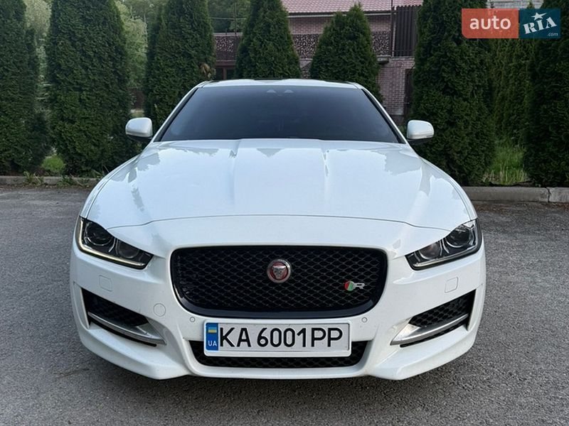 Jaguar XE 2018