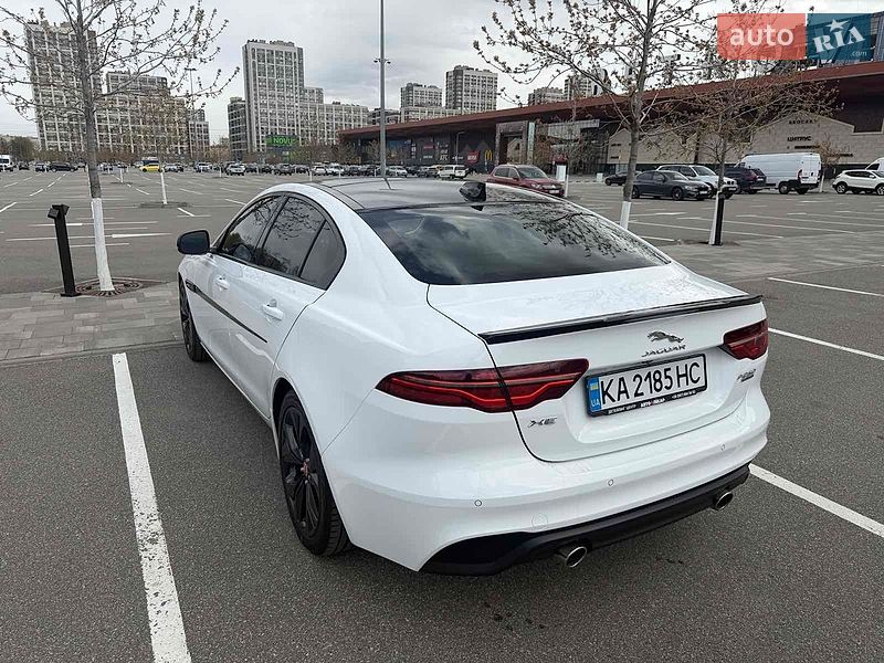 Jaguar XE 2020
