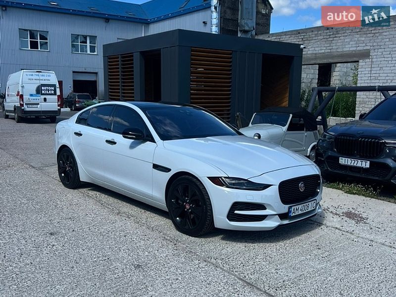 Jaguar XE 2019