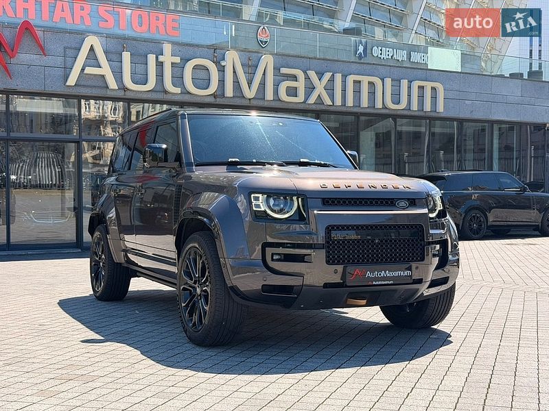 Land Rover Defender 2025