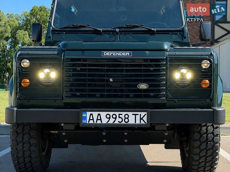 Land Rover Defender 2002