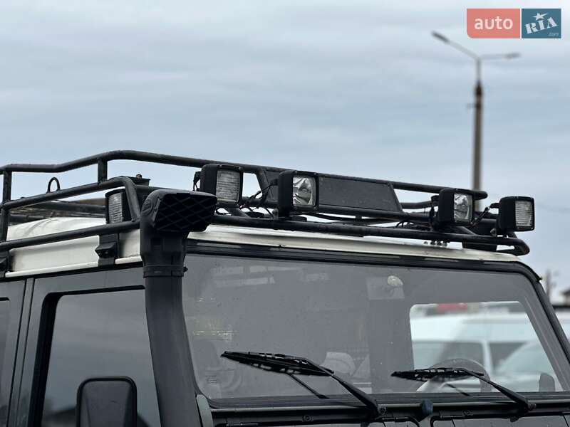 Land Rover Defender 2005