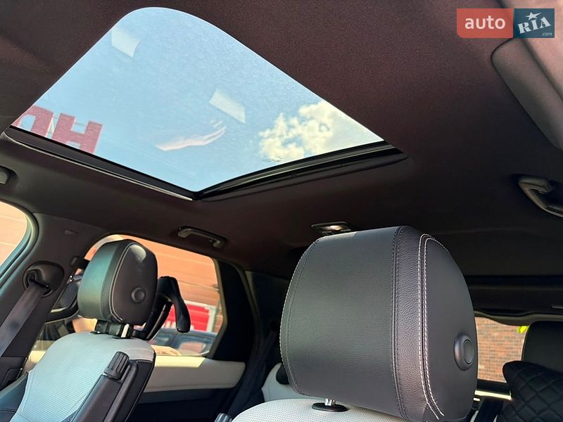 Land Rover Discovery 2021