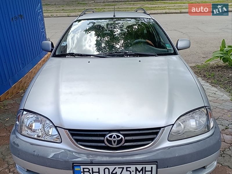 Toyota Avensis 2001