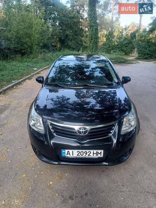 Toyota Avensis 2011