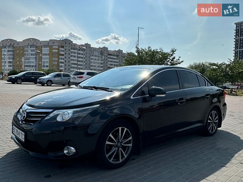 Toyota Avensis 2012