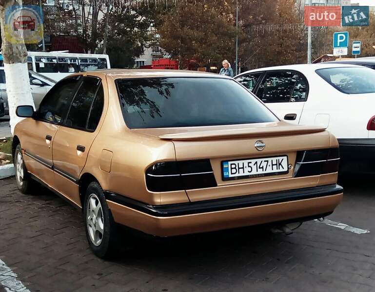 Nissan Primera 1992