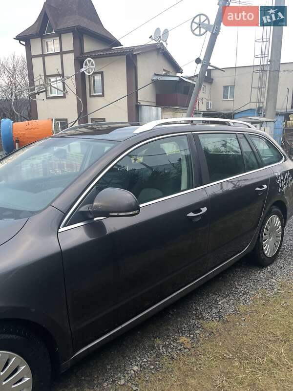 Skoda Superb 2011