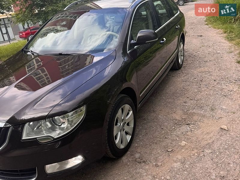 Skoda Superb 2012