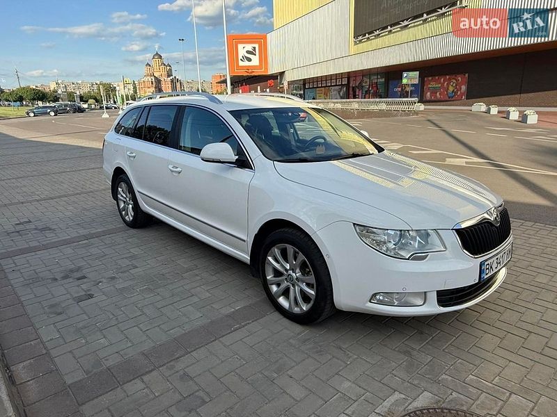 Skoda Superb 2011