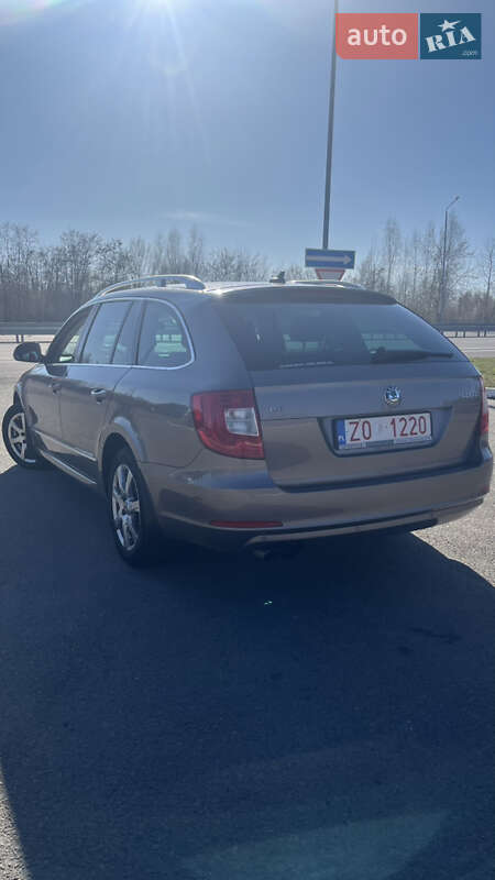 Skoda Superb 2012