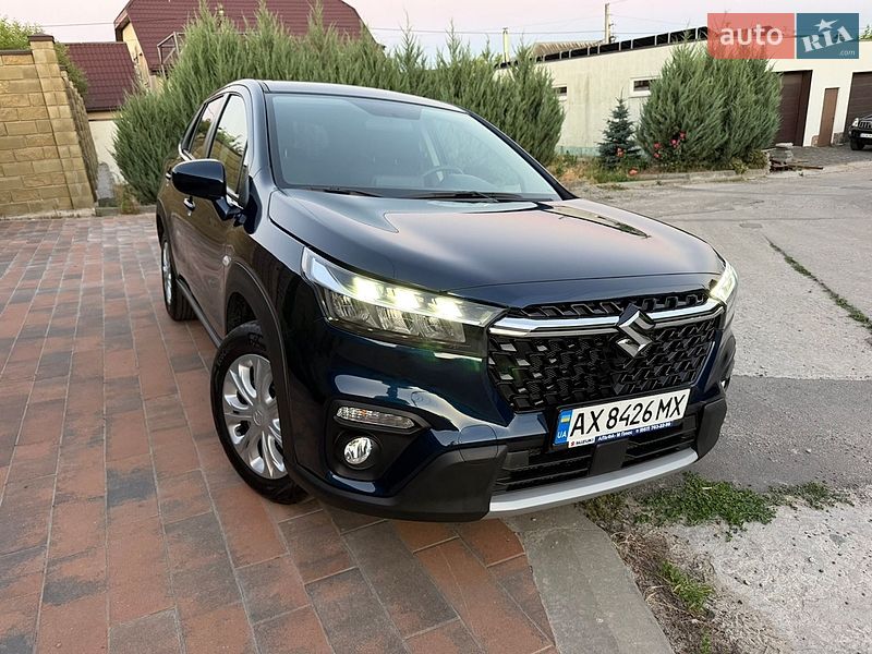 Suzuki S-Cross 2024