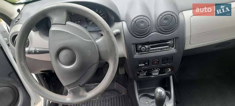 Dacia Sandero 2011