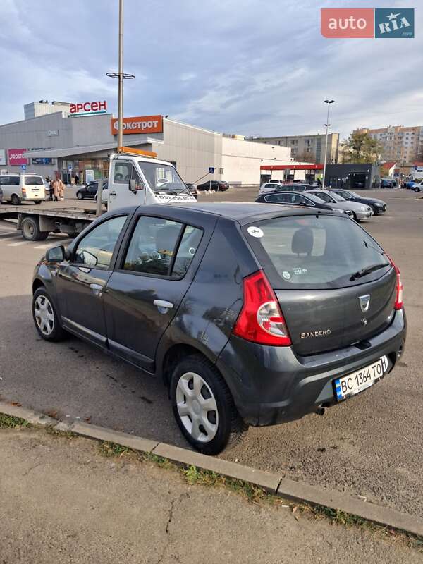 Dacia Sandero 2011