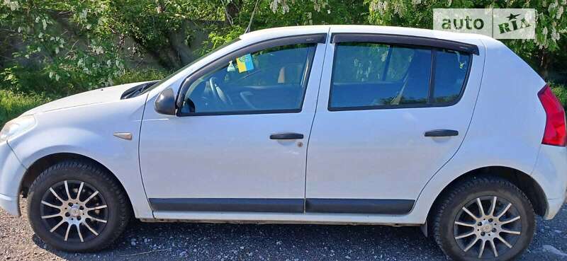 Dacia Sandero 2009
