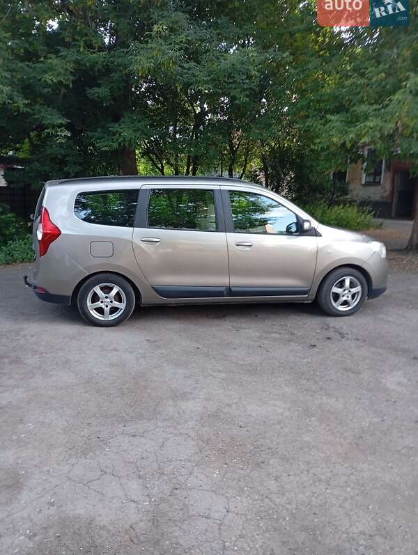 Dacia Lodgy 2012