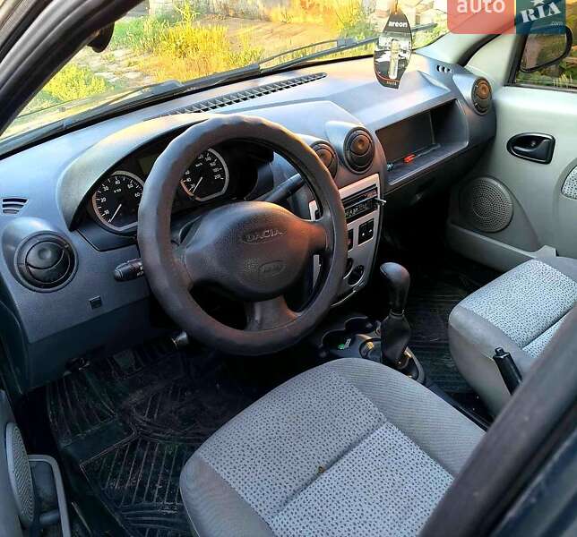 Dacia Logan 2005