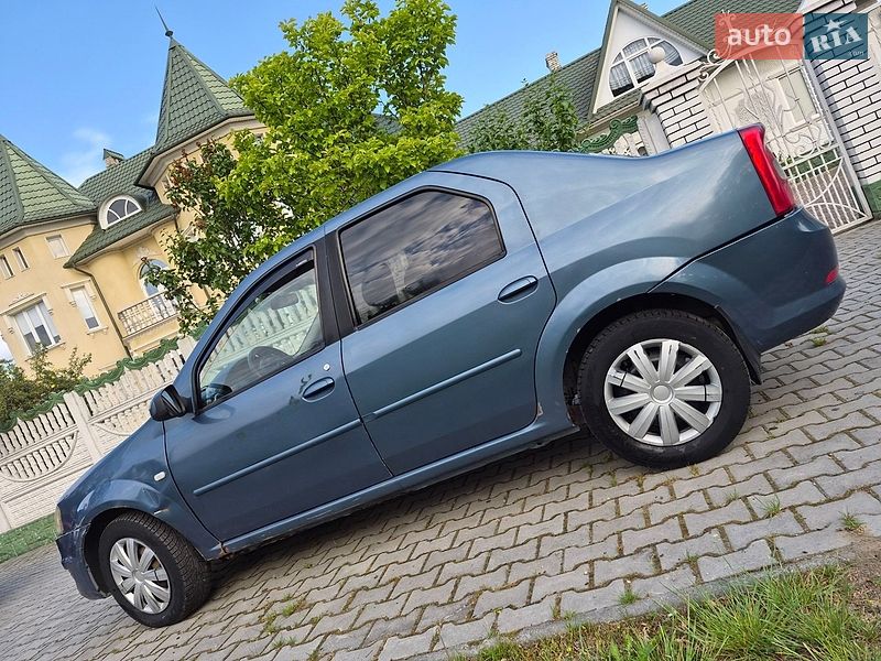 Dacia Logan 2004