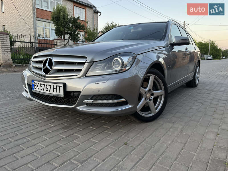 Mercedes-Benz C-Class 2011
