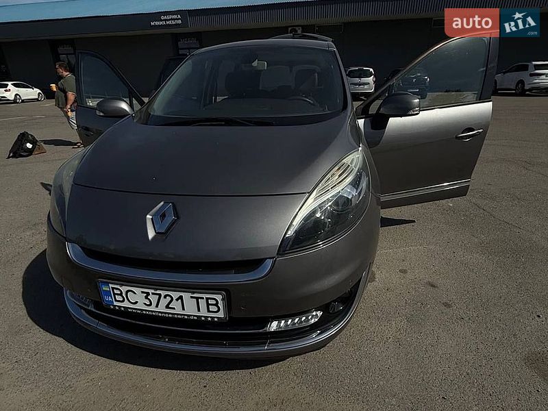 Renault Grand Scenic 2012