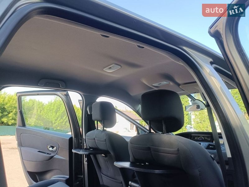 Renault Grand Scenic 2013