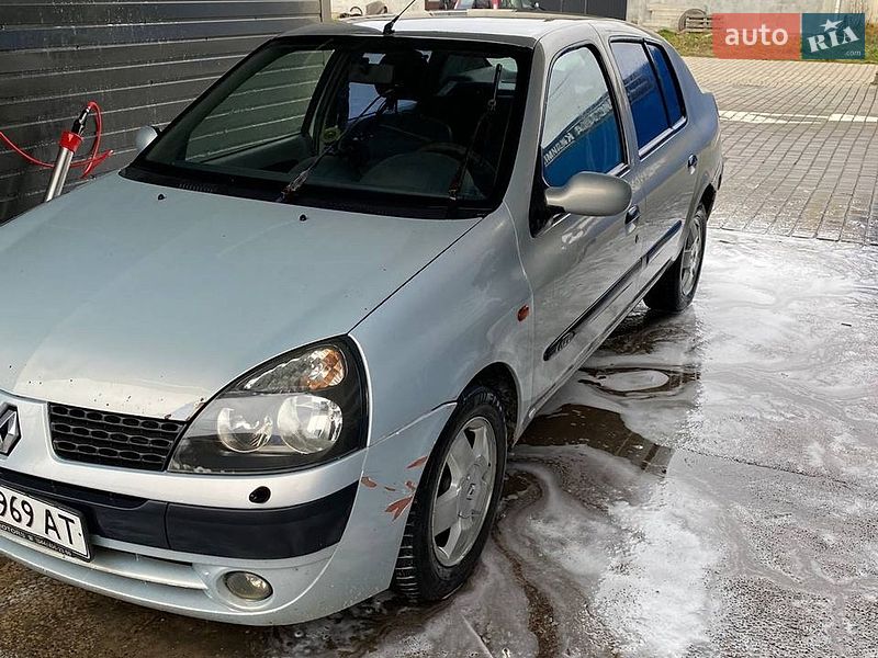 Renault Symbol 2002