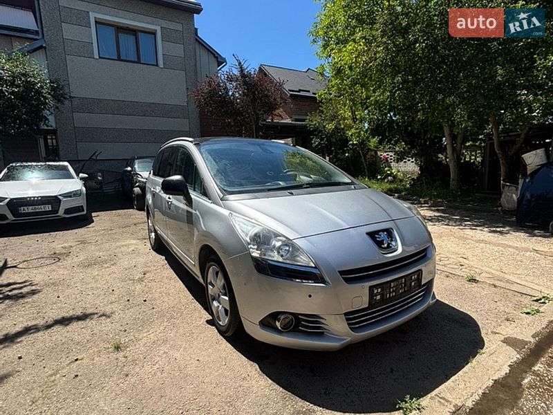 Peugeot 5008 2013