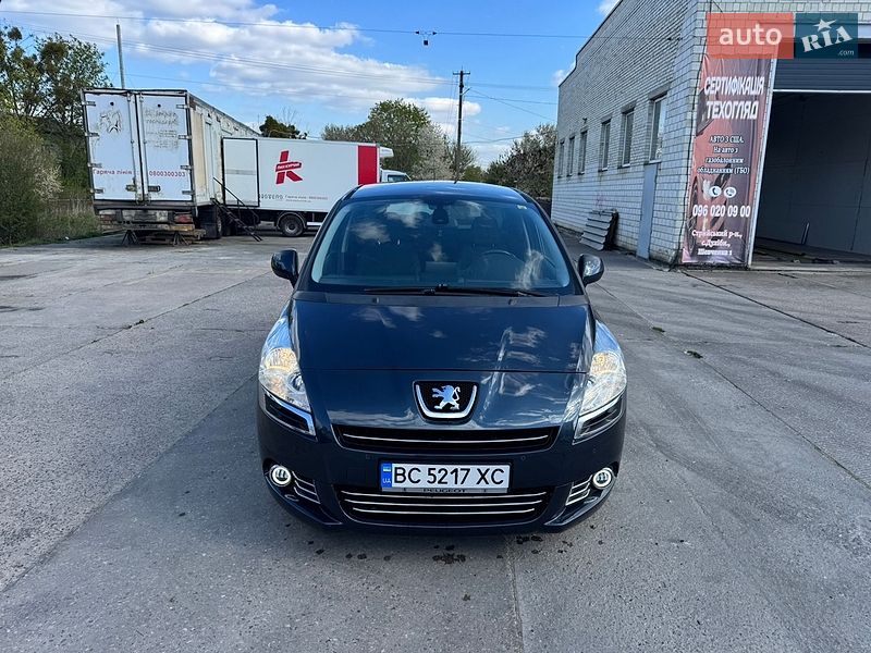 Peugeot 5008 2012