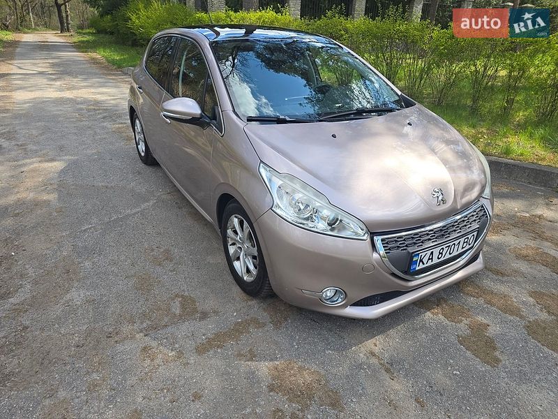 Peugeot 208 2013