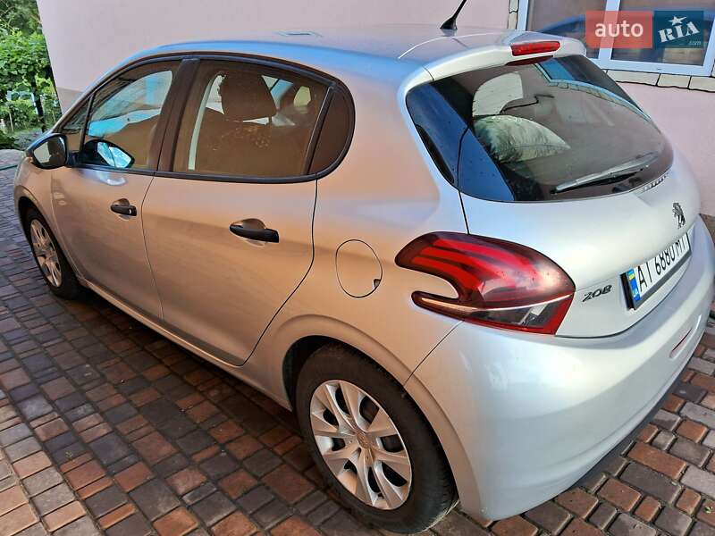 Peugeot 208 2015