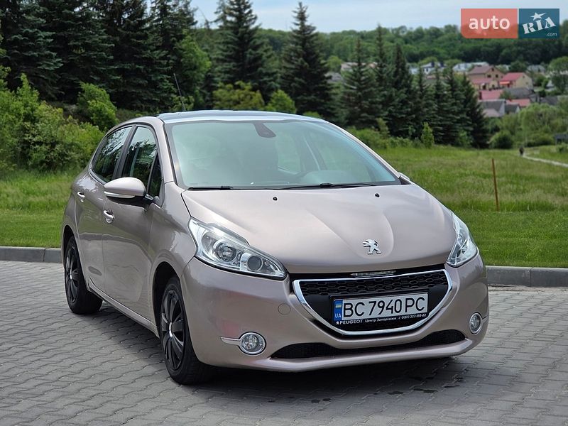 Peugeot 208 2013