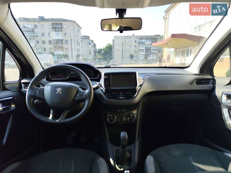 Peugeot 208 2013