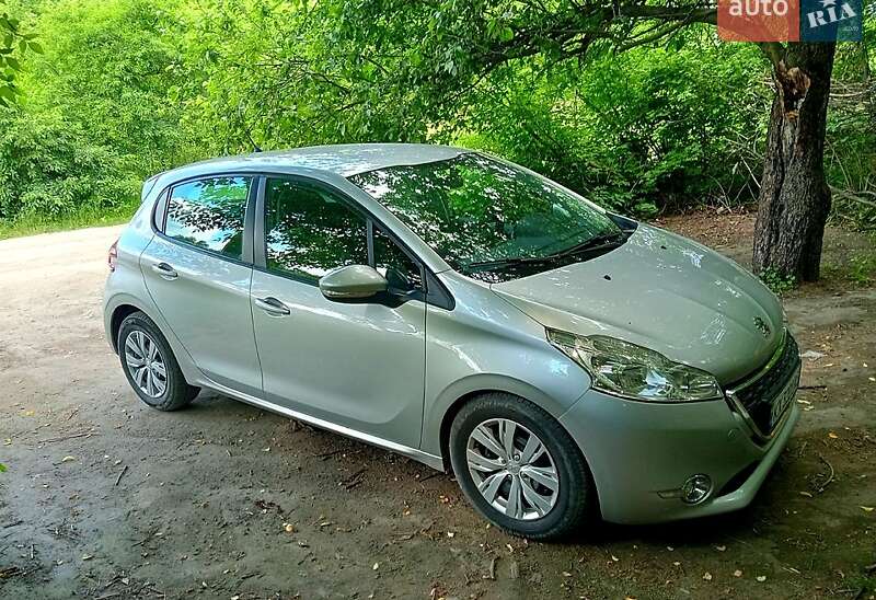 Peugeot 208 2014