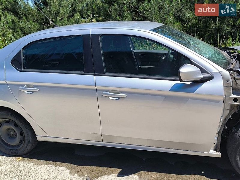 Peugeot 301 2013
