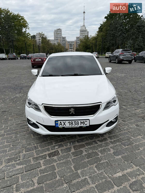 Peugeot 301 2019