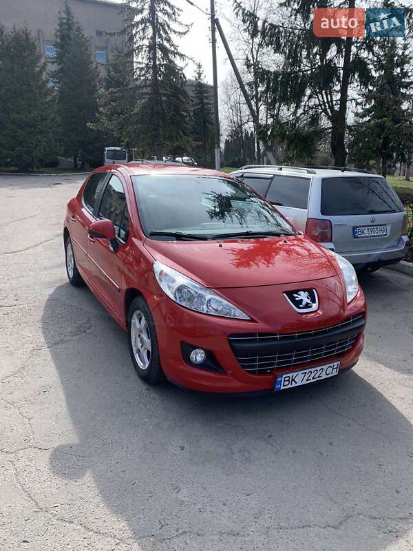 Peugeot 207 2011