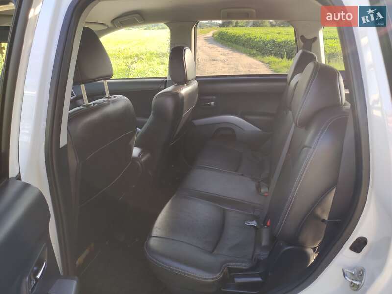 Citroen C-Crosser 2012