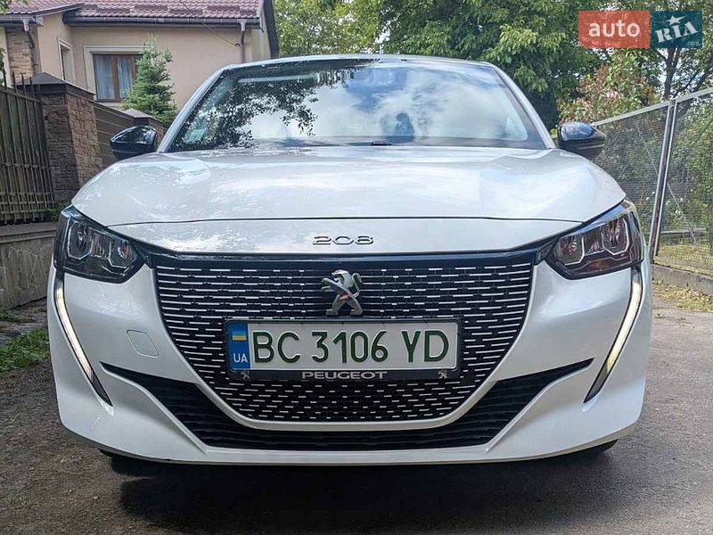 Peugeot e-208 2022
