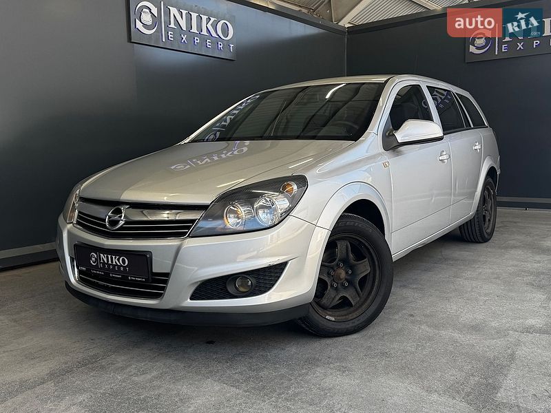 Opel Astra 2012