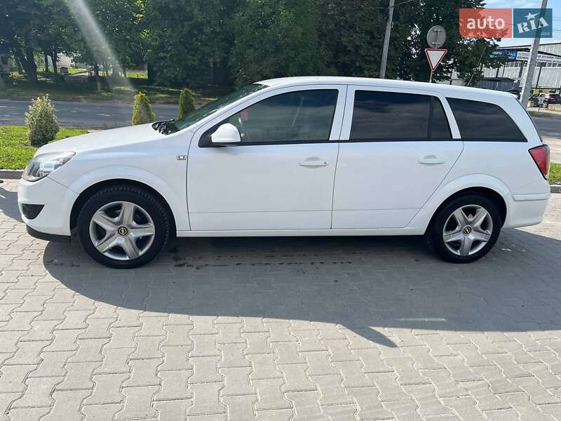 Opel Astra 2012