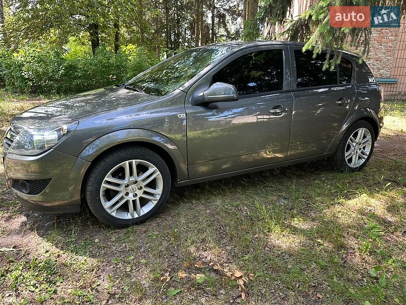 Opel Astra 2012