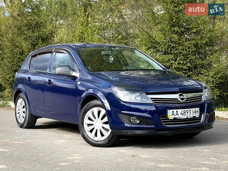 Opel Astra 2012