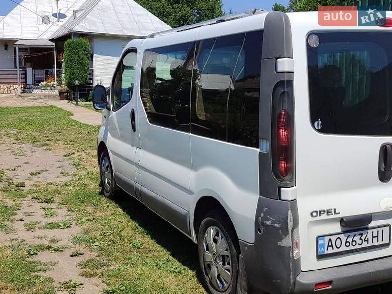 Opel Vivaro 2005