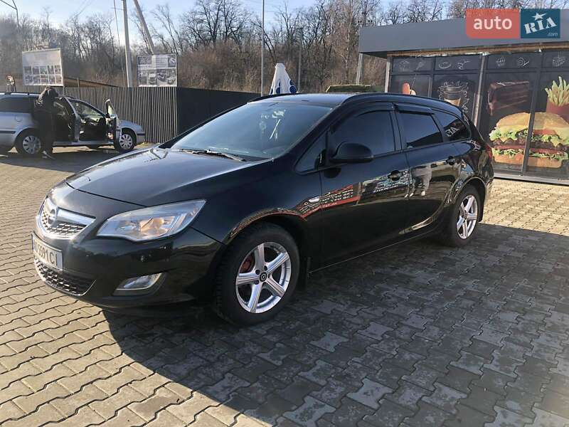 Opel Astra 2012