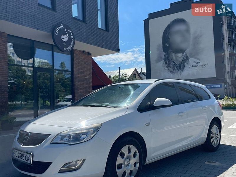 Opel Astra 2011