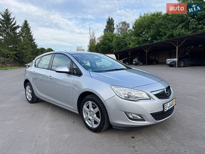 Opel Astra 2012