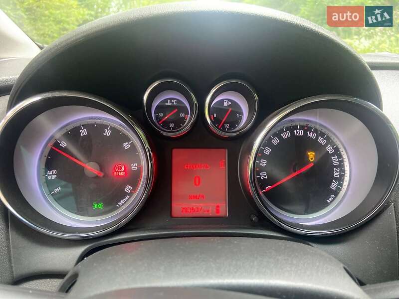 Opel Astra 2012