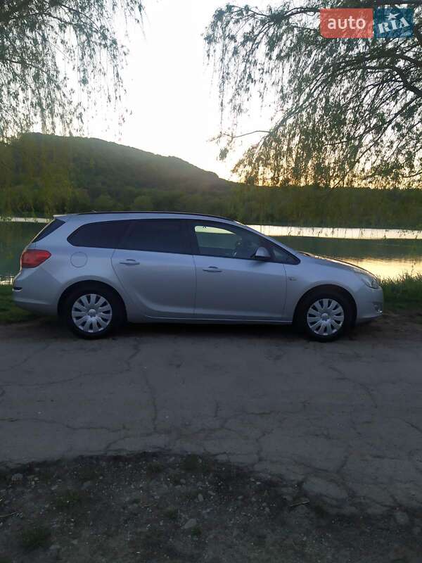 Opel Astra 2010