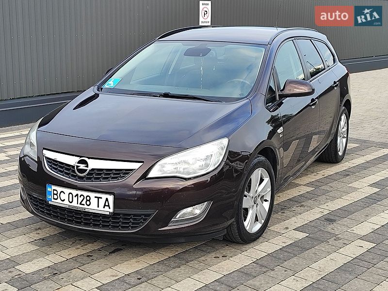 Opel Astra 2012