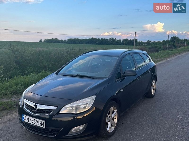 Opel Astra 2011